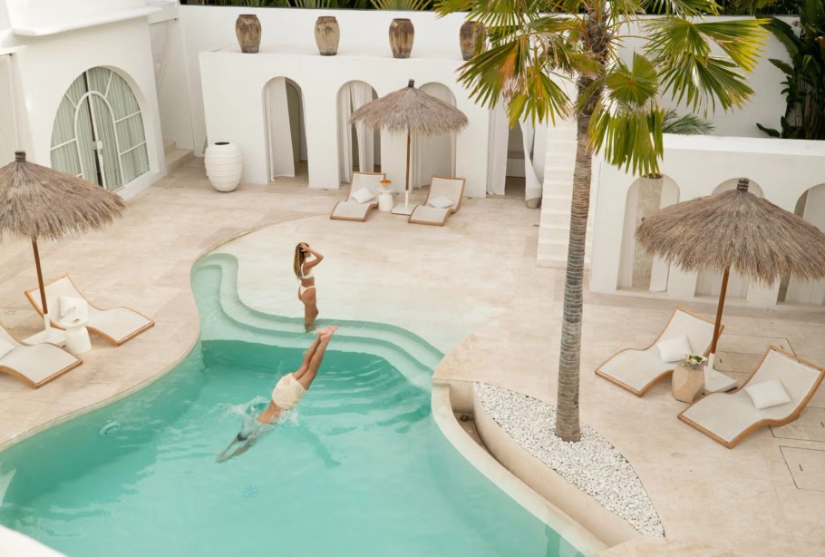 Hotels with indoor pool for a perfect getaway